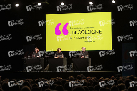 Bjarne Mädel, Angelika Richter und Matthias Brandt auf der lit.Cologne 2024 in Köln