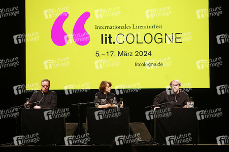 Bjarne Mädel, Angelika Richter und Matthias Brandt auf der lit.Cologne 2024 in Köln