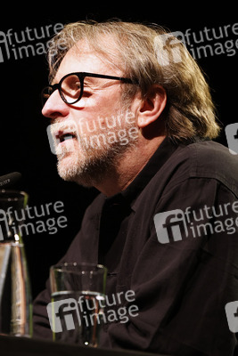 Bjarne Mädel, Angelika Richter und Matthias Brandt auf der lit.Cologne 2024 in Köln