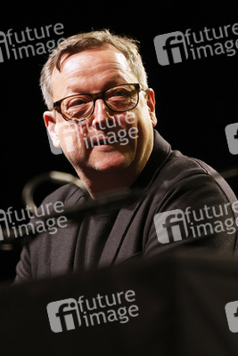 Bjarne Mädel, Angelika Richter und Matthias Brandt auf der lit.Cologne 2024 in Köln