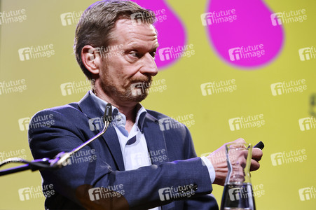 Annette Frier und Michael Kessler auf der lit.Cologne 2024 in Köln