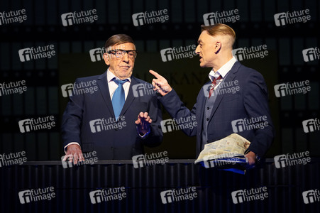 Theaterprobe 'Achtsam morden' in Berlin