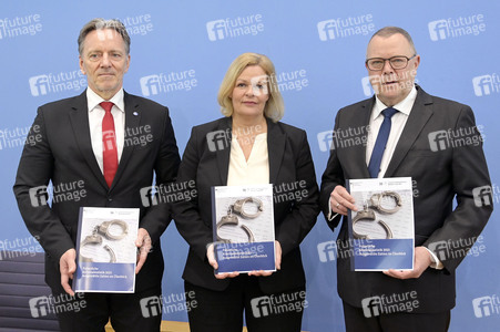 Bundespressekonferenz Polizeiliche Kriminalstatistik 2023 in Berlin