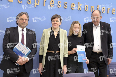 Bundespressekonferenz Zukunftsinvestitionen in Berlin
