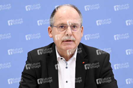 Bundespressekonferenz Zukunftsinvestitionen in Berlin