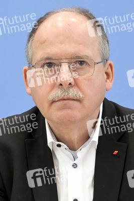 Bundespressekonferenz Zukunftsinvestitionen in Berlin