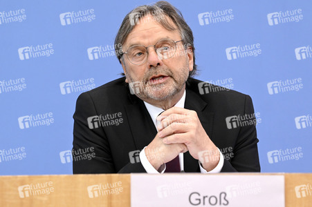 Bundespressekonferenz Zukunftsinvestitionen in Berlin