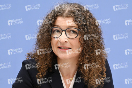 Bundespressekonferenz Abschlussbericht der Kommission zur reproduktiven Selbstbestimmung und Fortpflanzungsmedizin in Berlin