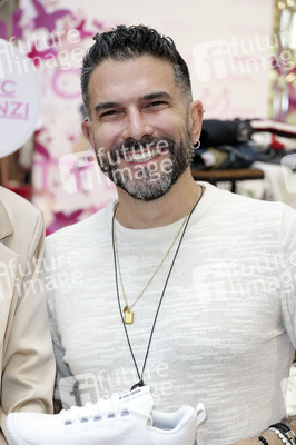 2. Charity-Flohmarkt zugunsten der Tribute to Bambi Stiftung in Hamburg