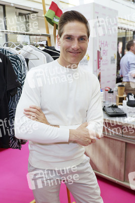 2. Charity-Flohmarkt zugunsten der Tribute to Bambi Stiftung in Hamburg