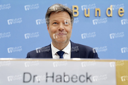 Bundespressekonferenz Frühjahresprojektion der Bundesregierung 2024 in Berlin