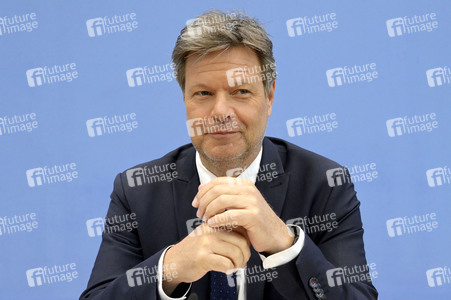 Bundespressekonferenz Frühjahresprojektion der Bundesregierung 2024 in Berlin