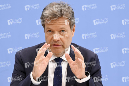 Bundespressekonferenz Frühjahresprojektion der Bundesregierung 2024 in Berlin