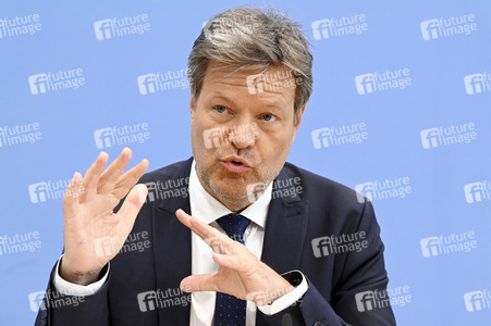 Bundespressekonferenz Frühjahresprojektion der Bundesregierung 2024 in Berlin