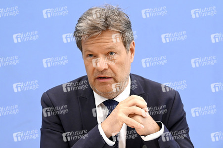 Bundespressekonferenz Frühjahresprojektion der Bundesregierung 2024 in Berlin