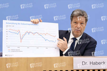Bundespressekonferenz Frühjahresprojektion der Bundesregierung 2024 in Berlin