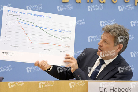 Bundespressekonferenz Frühjahresprojektion der Bundesregierung 2024 in Berlin