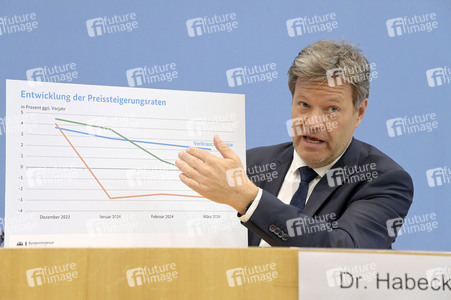 Bundespressekonferenz Frühjahresprojektion der Bundesregierung 2024 in Berlin