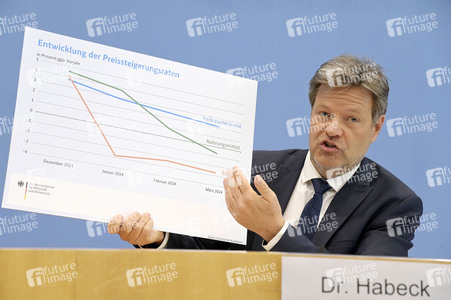 Bundespressekonferenz Frühjahresprojektion der Bundesregierung 2024 in Berlin