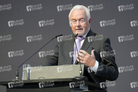 Wanderausstellung 'Challenging Democracy - Von Helmut Schmidt bis heute' in Berlin