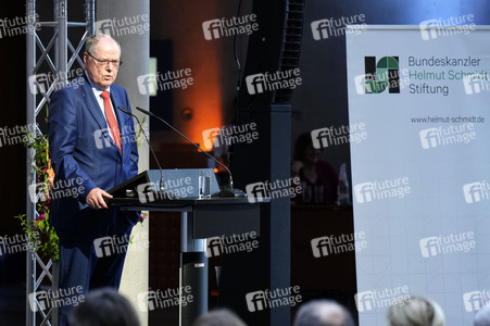 Wanderausstellung 'Challenging Democracy - Von Helmut Schmidt bis heute' in Berlin