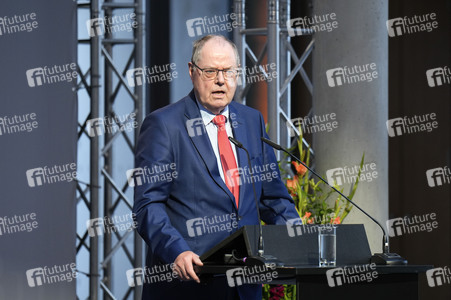 Wanderausstellung 'Challenging Democracy - Von Helmut Schmidt bis heute' in Berlin