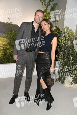 Ausstellungseröffnung Ruinart Maison 1729 Kunst Pop-up am Tacheles in Berlin