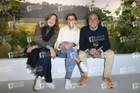 Ausstellungseröffnung Ruinart Maison 1729 Kunst Pop-up am Tacheles in Berlin