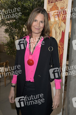 Ausstellungseröffnung Ruinart Maison 1729 Kunst Pop-up am Tacheles in Berlin