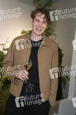 Ausstellungseröffnung Ruinart Maison 1729 Kunst Pop-up am Tacheles in Berlin