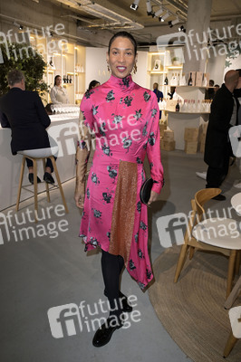 Ausstellungseröffnung Ruinart Maison 1729 Kunst Pop-up am Tacheles in Berlin