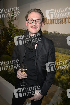 Ausstellungseröffnung Ruinart Maison 1729 Kunst Pop-up am Tacheles in Berlin