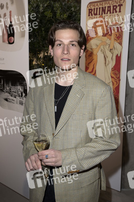 Ausstellungseröffnung Ruinart Maison 1729 Kunst Pop-up am Tacheles in Berlin