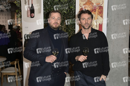 Ausstellungseröffnung Ruinart Maison 1729 Kunst Pop-up am Tacheles in Berlin