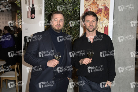 Ausstellungseröffnung Ruinart Maison 1729 Kunst Pop-up am Tacheles in Berlin