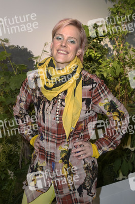 Ausstellungseröffnung Ruinart Maison 1729 Kunst Pop-up am Tacheles in Berlin