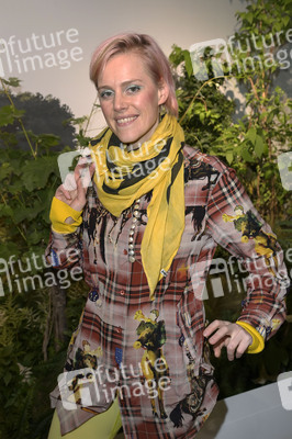 Ausstellungseröffnung Ruinart Maison 1729 Kunst Pop-up am Tacheles in Berlin