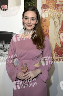 Ausstellungseröffnung Ruinart Maison 1729 Kunst Pop-up am Tacheles in Berlin