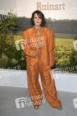 Ausstellungseröffnung Ruinart Maison 1729 Kunst Pop-up am Tacheles in Berlin