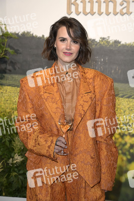 Ausstellungseröffnung Ruinart Maison 1729 Kunst Pop-up am Tacheles in Berlin