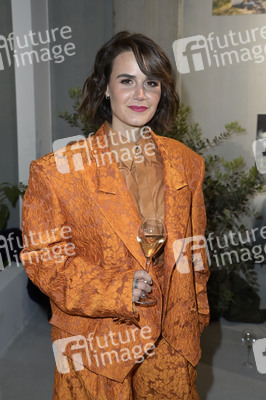 Ausstellungseröffnung Ruinart Maison 1729 Kunst Pop-up am Tacheles in Berlin