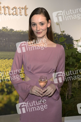 Ausstellungseröffnung Ruinart Maison 1729 Kunst Pop-up am Tacheles in Berlin