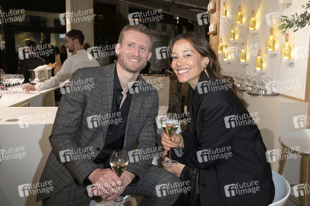 Ausstellungseröffnung Ruinart Maison 1729 Kunst Pop-up am Tacheles in Berlin