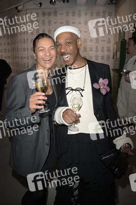 Ausstellungseröffnung Ruinart Maison 1729 Kunst Pop-up am Tacheles in Berlin