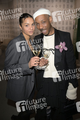 Ausstellungseröffnung Ruinart Maison 1729 Kunst Pop-up am Tacheles in Berlin