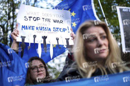 Ukrainer demonstrieren in Berlin