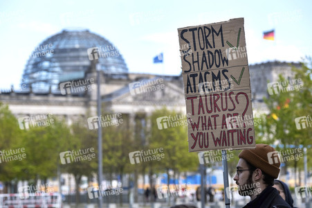 Ukrainer demonstrieren in Berlin
