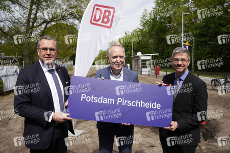 Feierliche Inbetriebnahme der Verkehrsstation Potsdam Pirschheide