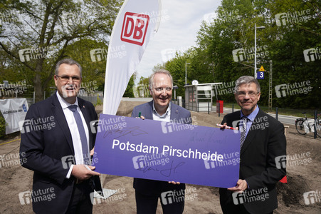 Feierliche Inbetriebnahme der Verkehrsstation Potsdam Pirschheide