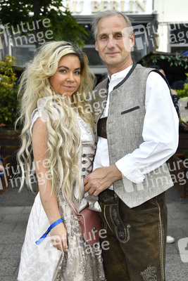 Maibockanstich im Hofbräu Wirtshaus Berlin